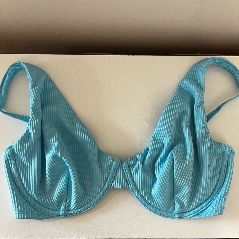 Hollister Underwire Curvy Ribbed Bikini Top